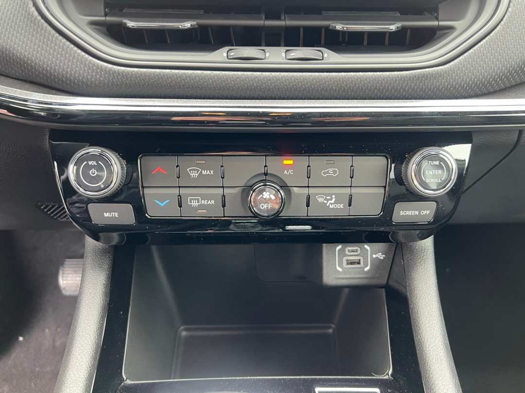 2026 Jeep Compass Latitude - Image 20