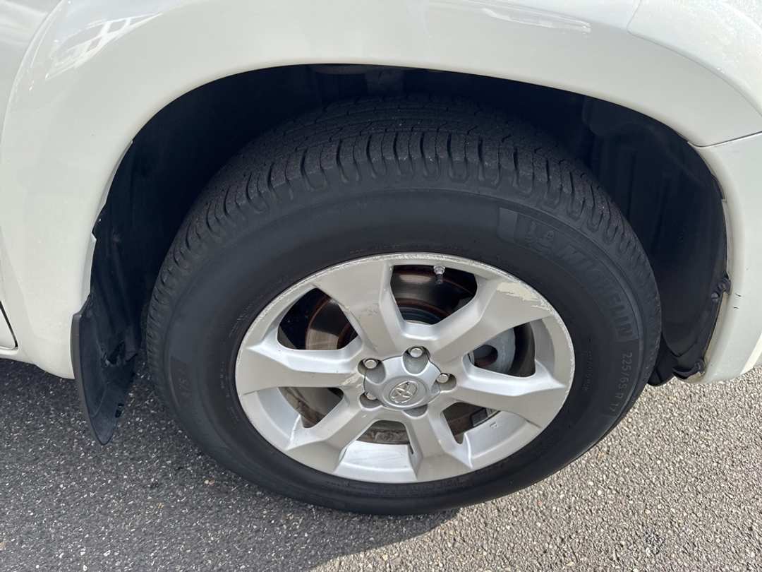 2009 Toyota Rav4 Limited - Image 9