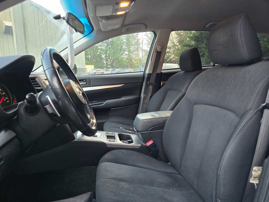 2013 Subaru Outback 2.5i Premium - Image 2