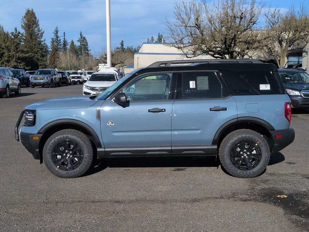 2026 Ford Bronco Sport Outer Banks - Image 2