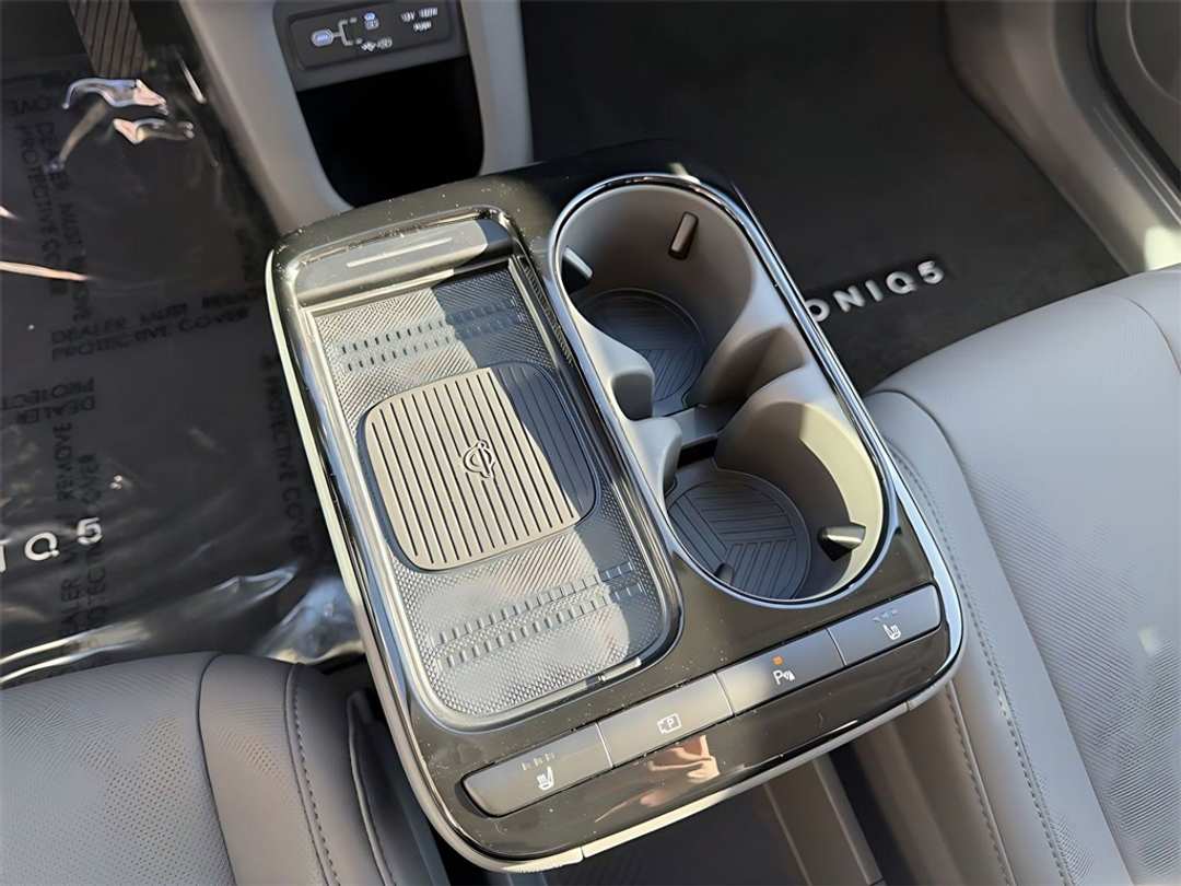 2026 Hyundai Ioniq 5 SEL - Image 24