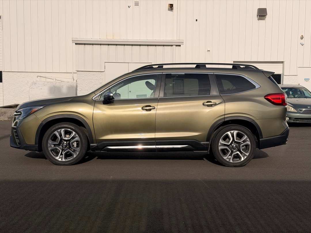 2023 Subaru Ascent Limited - Image 4