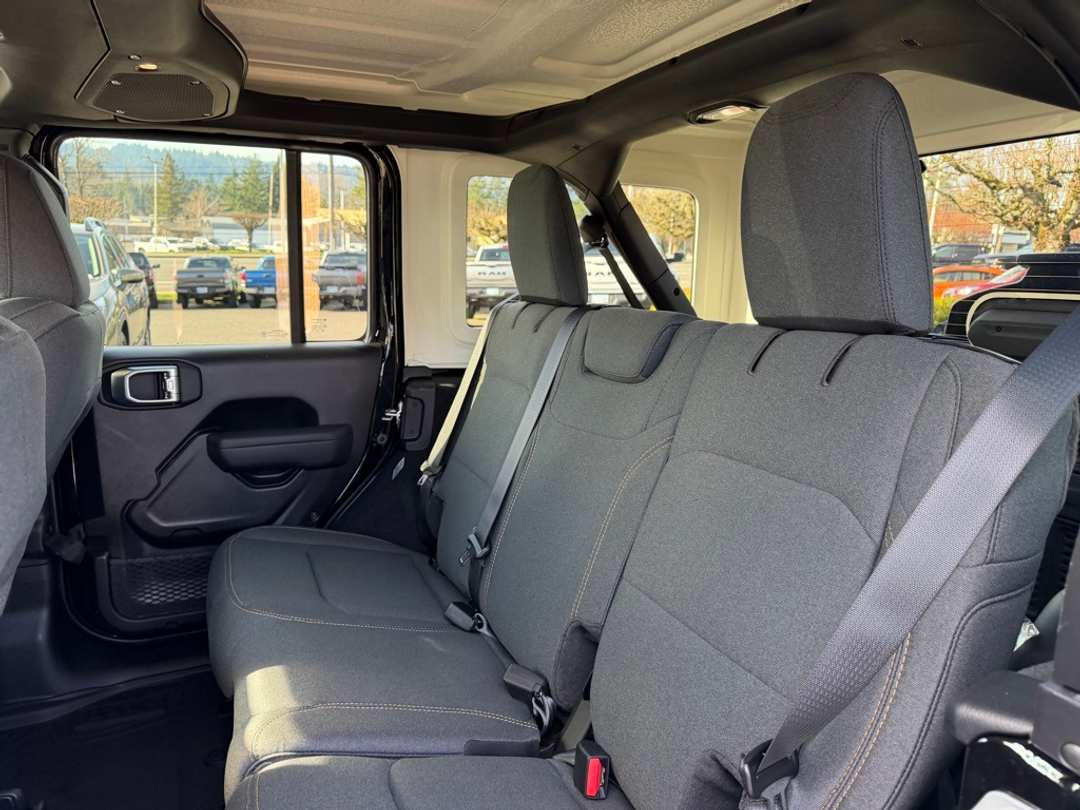 2026 Jeep Wrangler Willys - Image 29