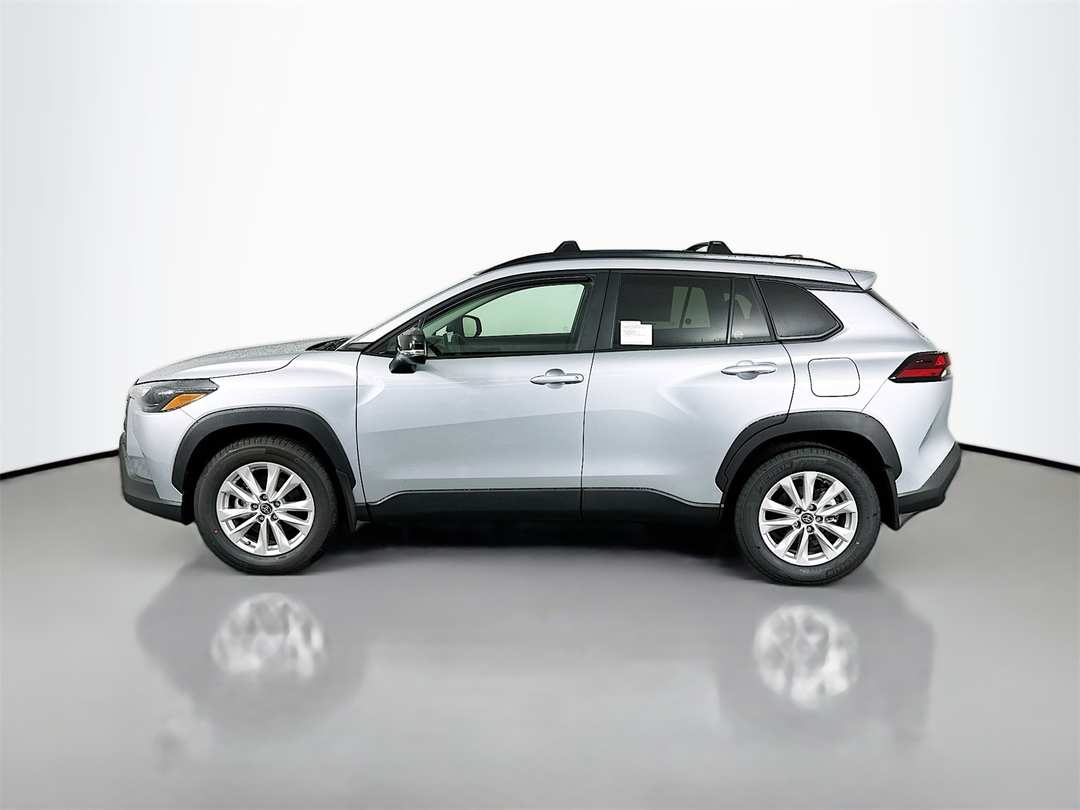 2026 Toyota Corolla Cross LE - Image 4