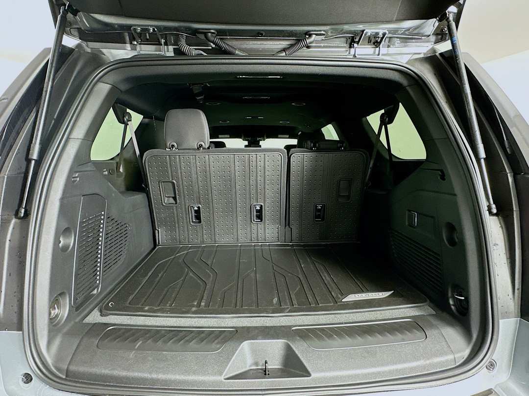 2025 Chevrolet Suburban LS - Image 26