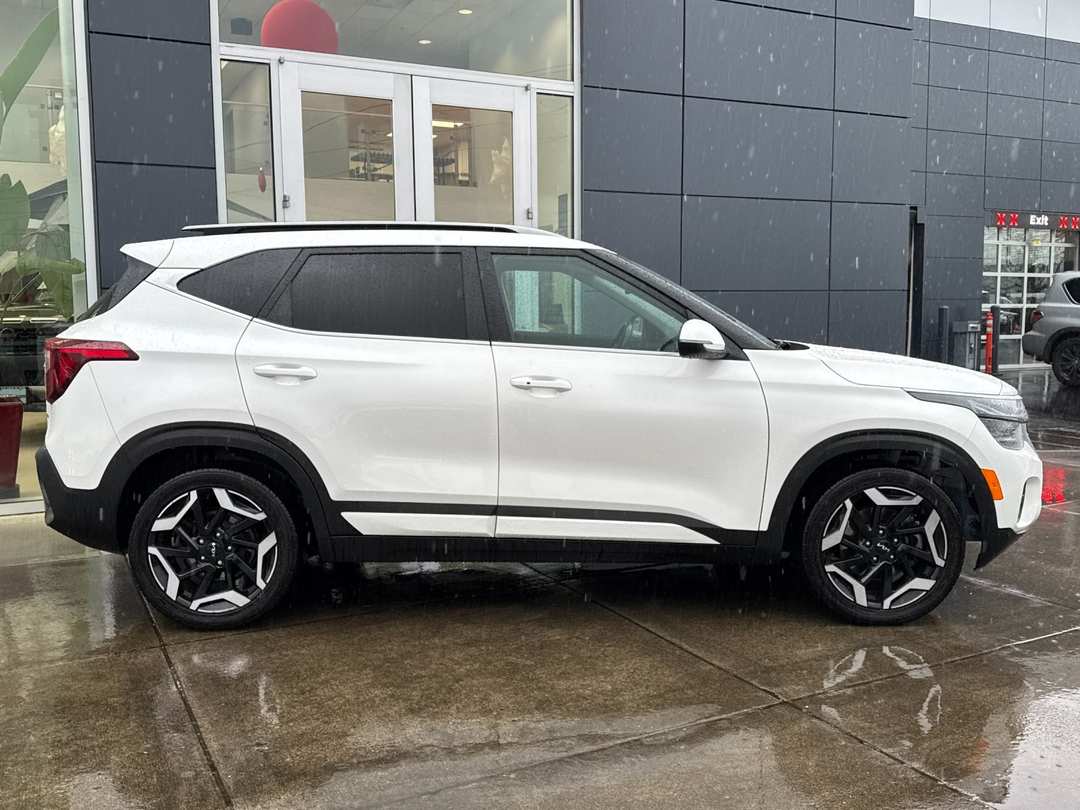 2024 Kia Seltos SX - Image 2