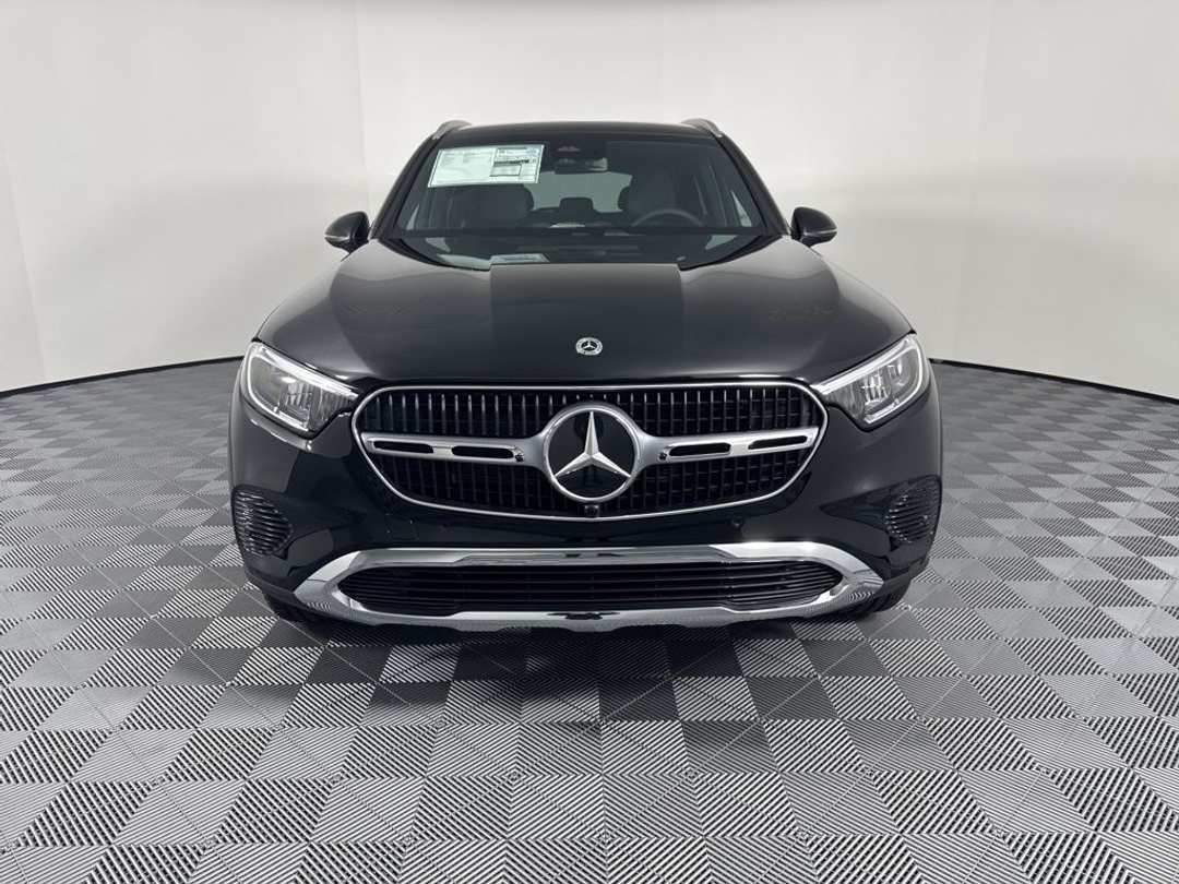 2026 Mercedes-Benz GLC 300 - Image 2
