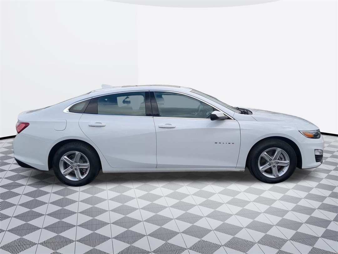 2022 Chevrolet Malibu LT - Image 7