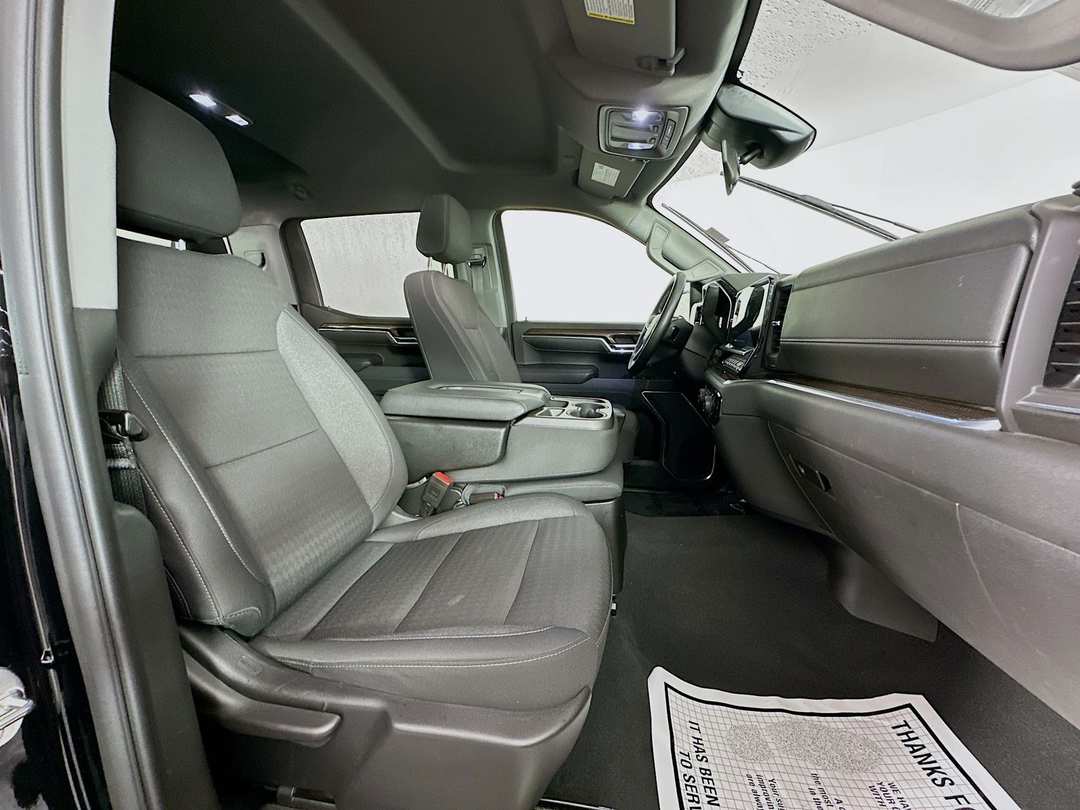 2023 Chevrolet Silverado 1500 LT - Image 29