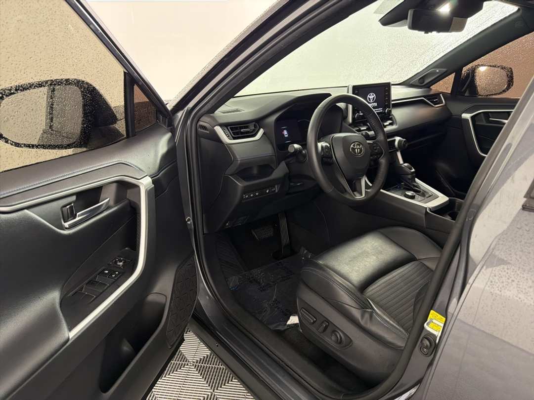 2021 Toyota Rav4 XSE - Image 13