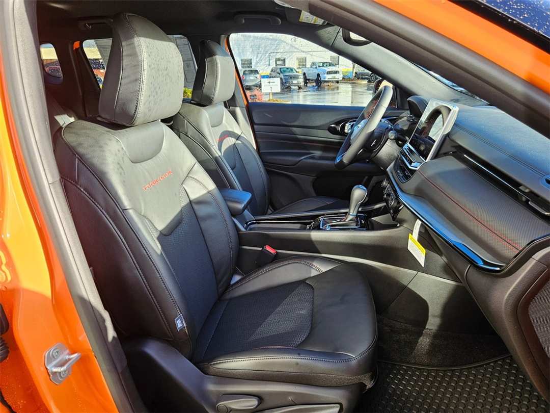 2026 Jeep Compass Trailhawk - Image 38