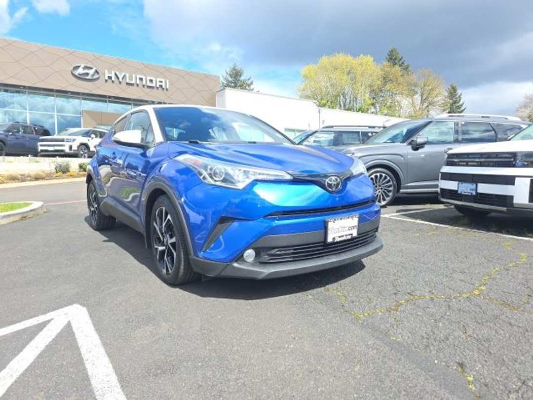 2018 Toyota C-Hr XLE Premium - Image 2