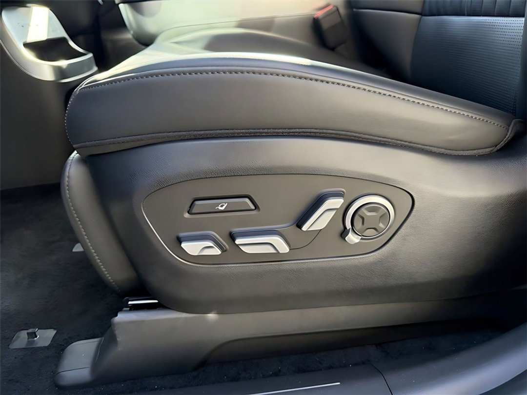 2026 Hyundai Ioniq 9 Performance Calligraphy - Image 14