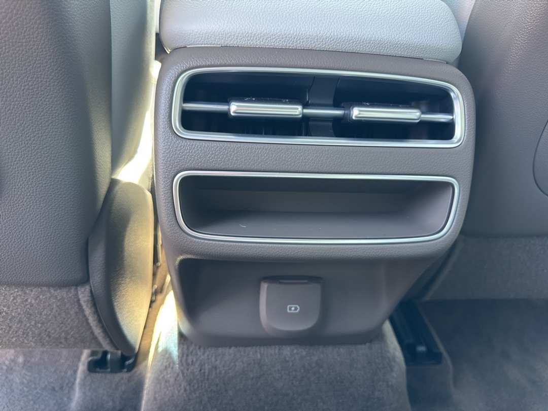 2026 Genesis Electrified Gv70 - Image 47