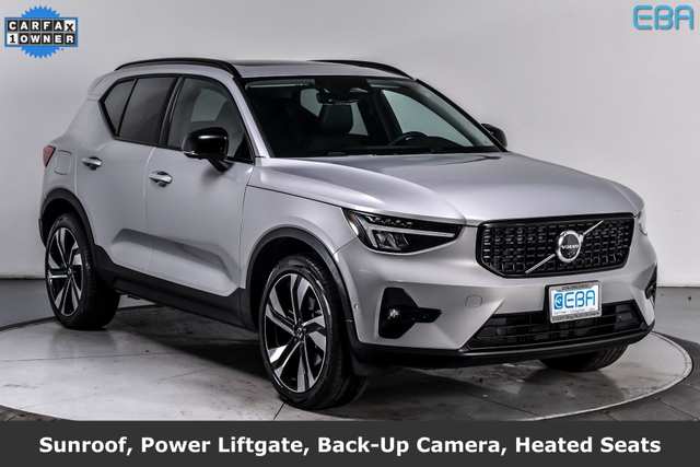 2025 Volvo Xc40 B5 Plus Dark Theme