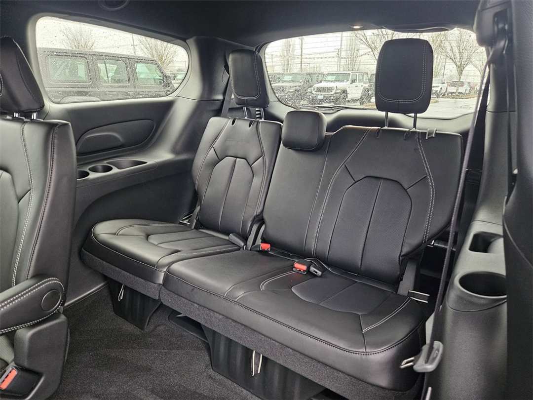 2026 Chrysler Voyager LX - Image 30