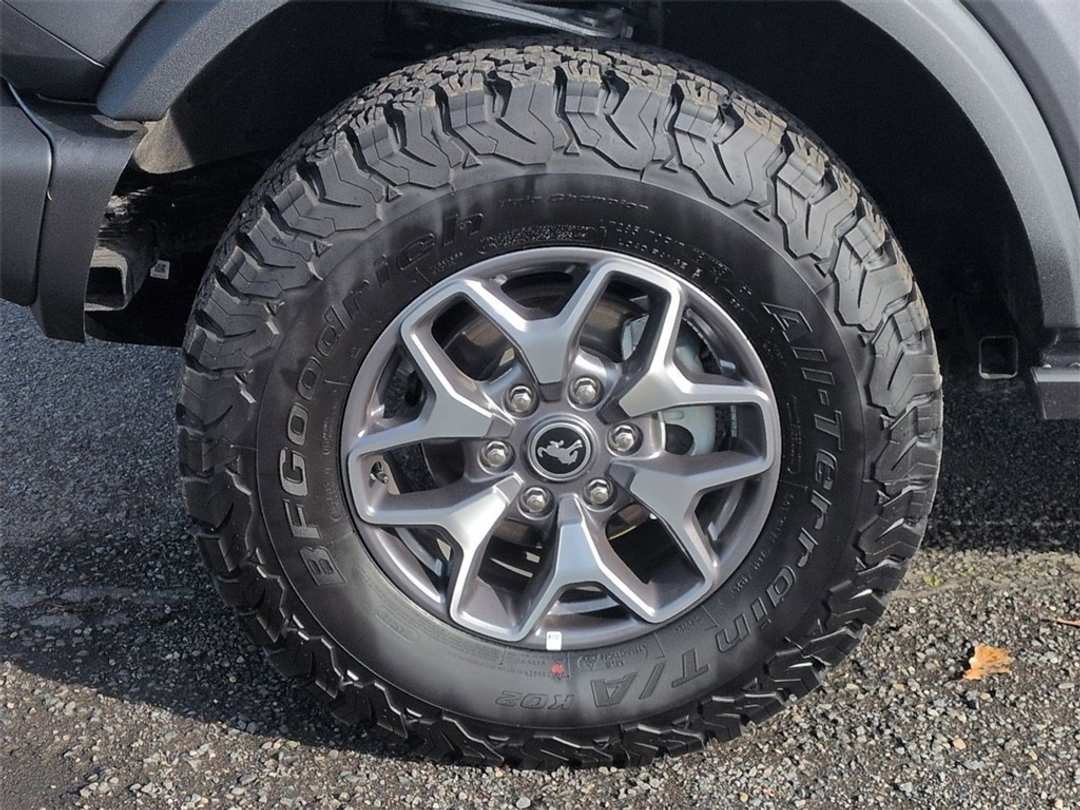 2025 Ford Bronco Badlands - Image 32