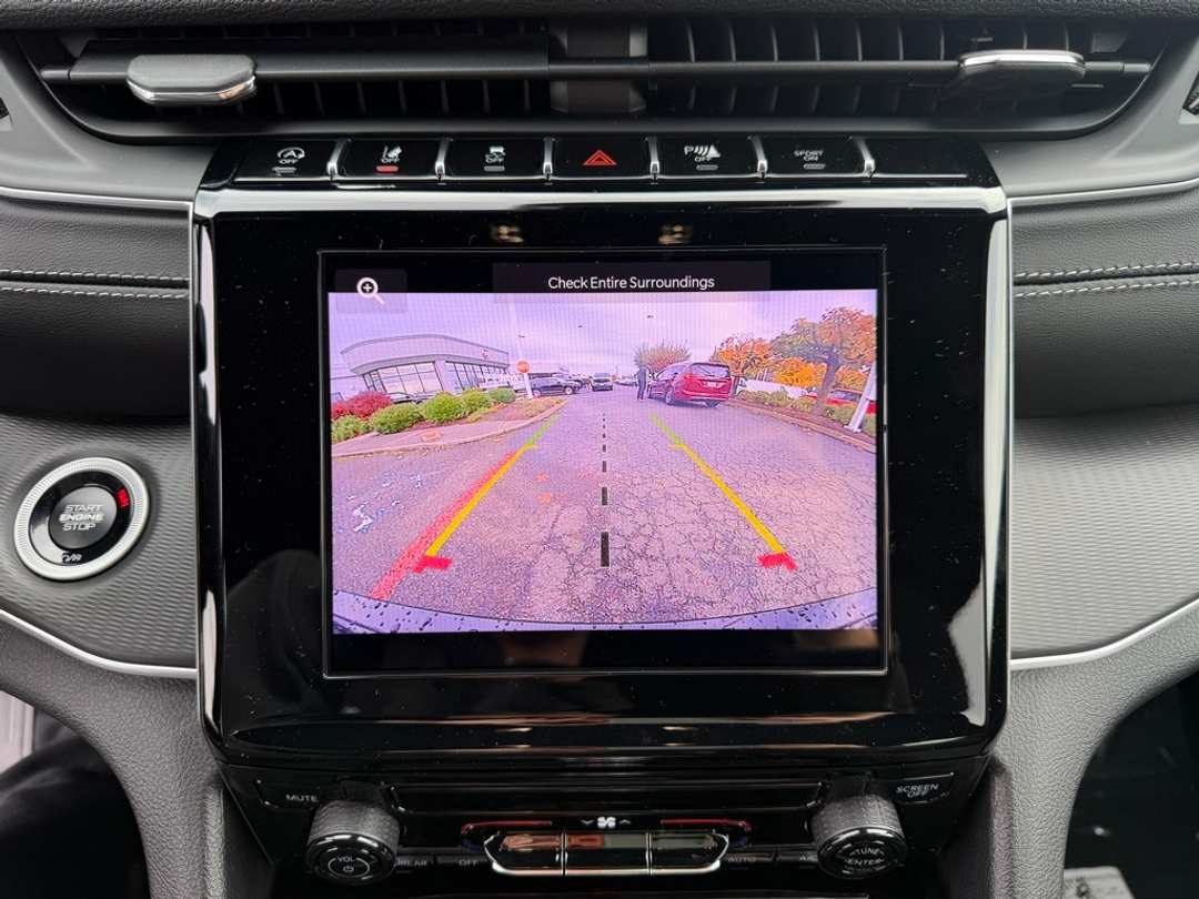 2025 Jeep Grand Cherokee Laredo X - Image 24