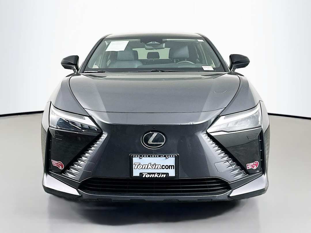 2023 Lexus Rz 450e Premium - Image 2