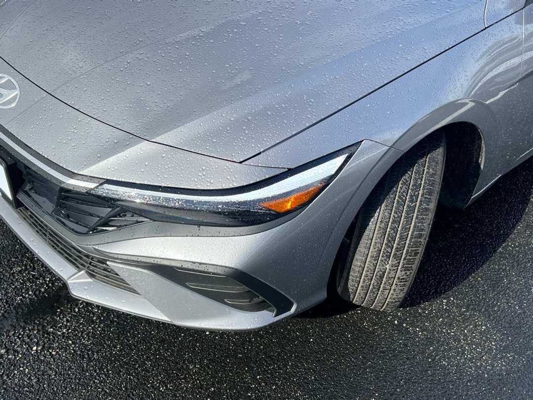 2026 Hyundai Elantra Blue - Image 3