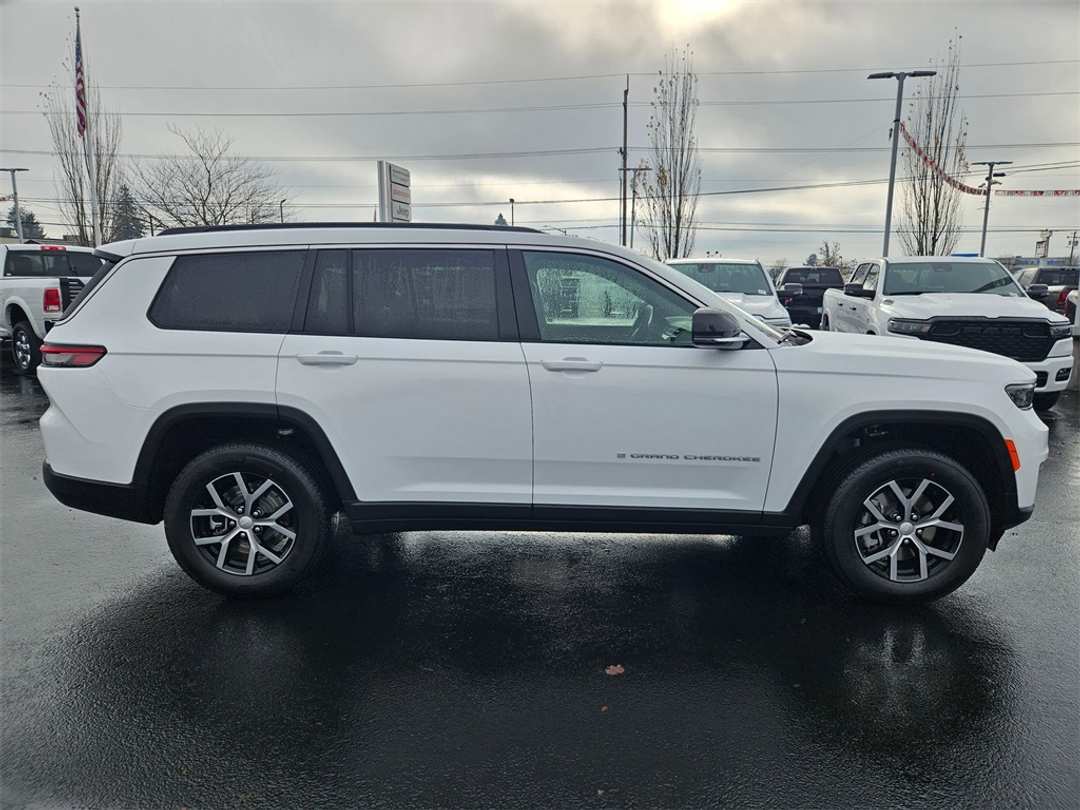 2025 Jeep Grand Cherokee L Limited - Image 7