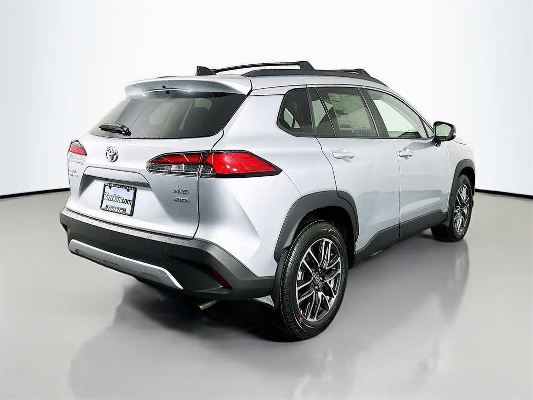 2026 Toyota Corolla Cross XLE - Image 7
