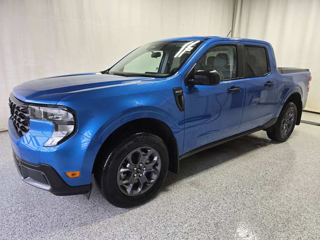 2025 Ford Maverick XLT - Image 2