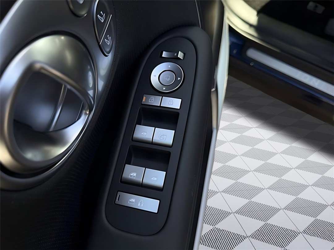 2026 Hyundai Ioniq 9 Performance Calligraphy - Image 13