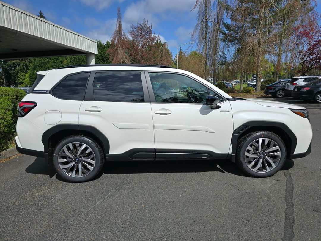 2026 Subaru Forester Touring Hybrid - Image 3