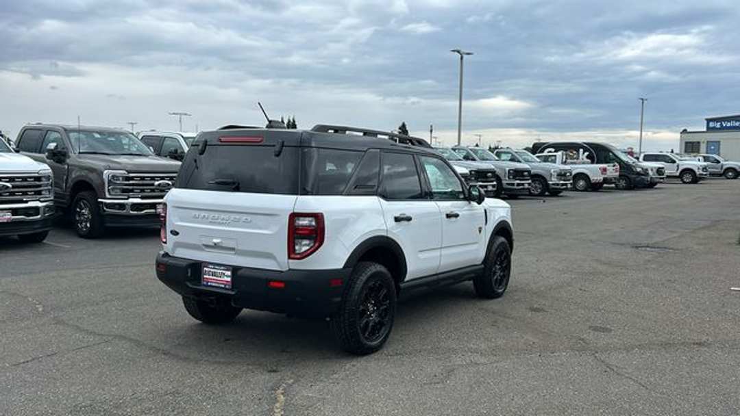 2025 Ford Bronco Sport Badlands - Image 3
