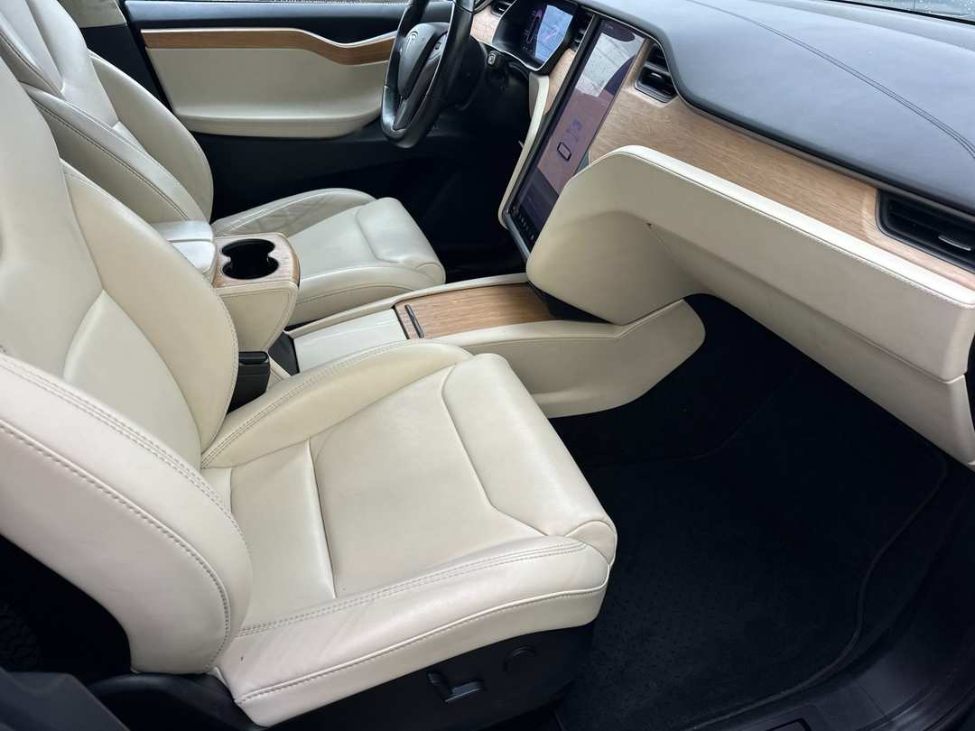 2018 Tesla Model X 100D - Image 14