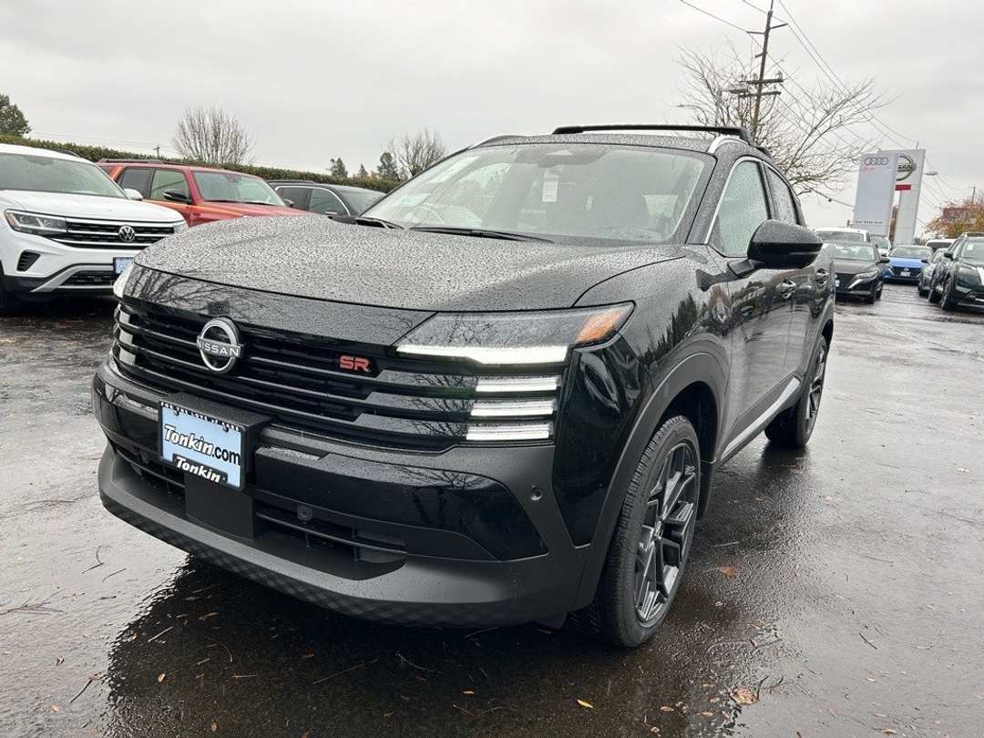 2025 Nissan Kicks SR - Image 3