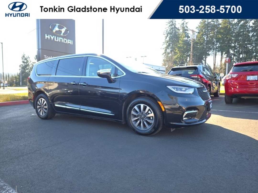 2023 Chrysler Pacifica Limited - Image 2