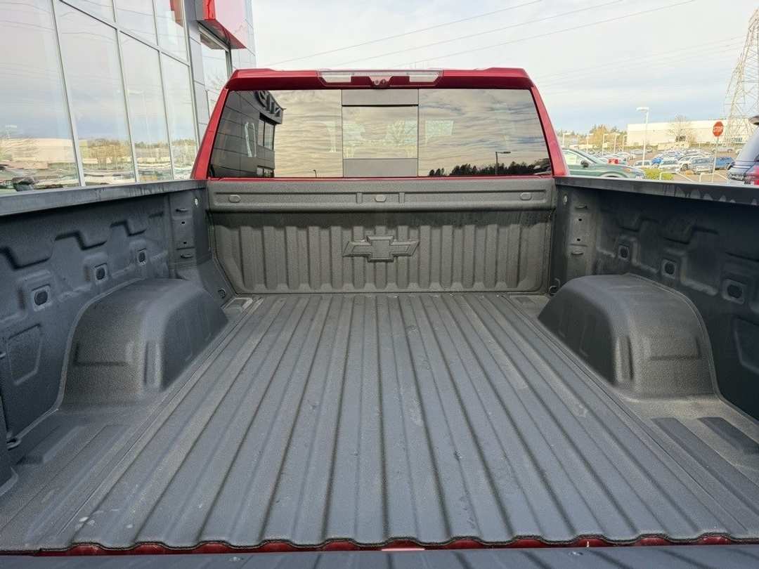 2025 Chevrolet Silverado 1500 High Country - Image 10