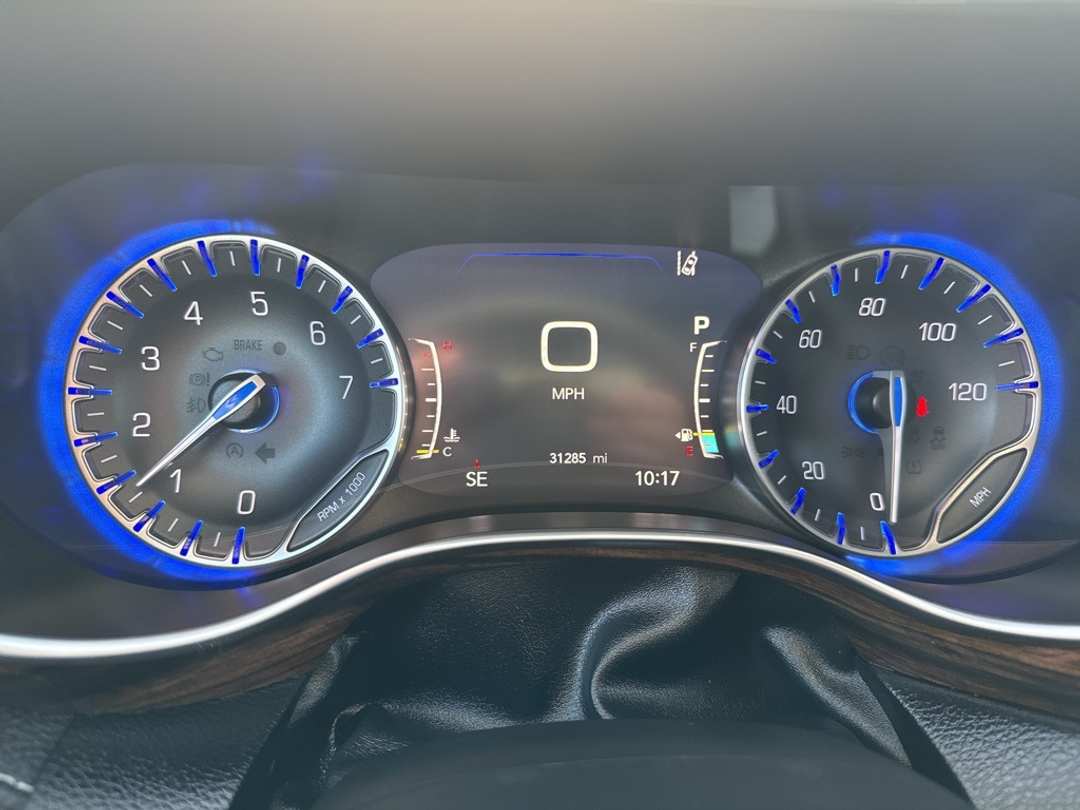 2022 Chrysler Pacifica Limited - Image 17