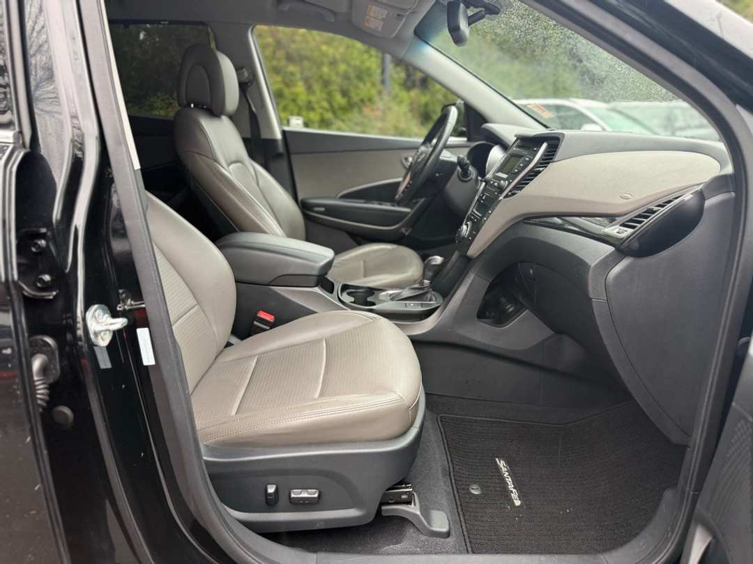 2014 Hyundai Santa Fe Sport 2.0T - Image 11