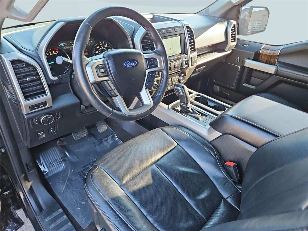 2018 Ford F-150 Lariat - Image 13