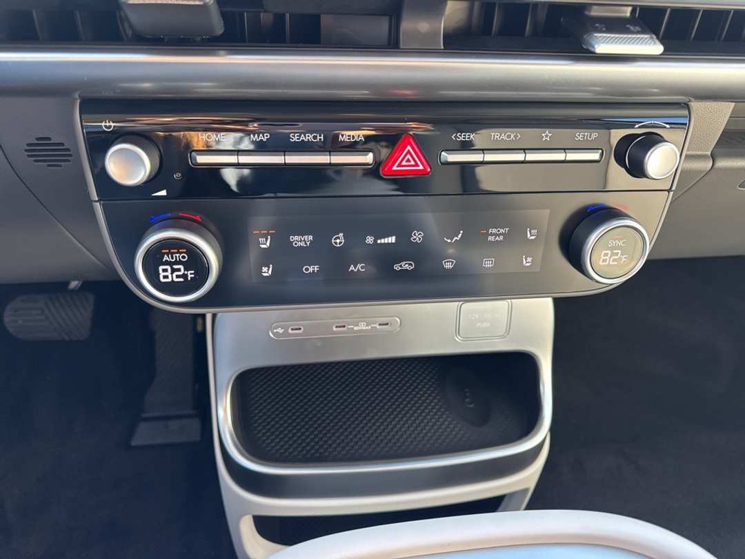 2026 Hyundai Ioniq 9 SEL - Image 23