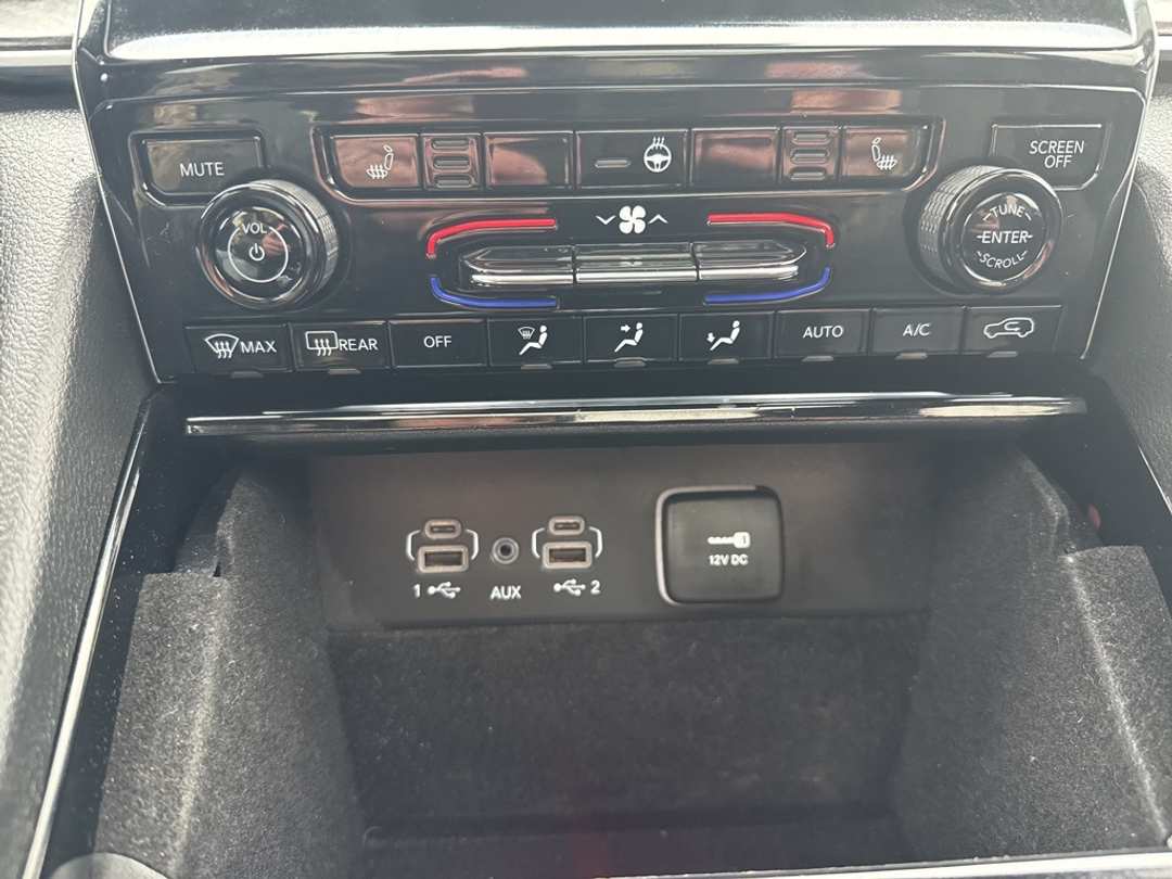 2022 Jeep Grand Cherokee Limited - Image 19