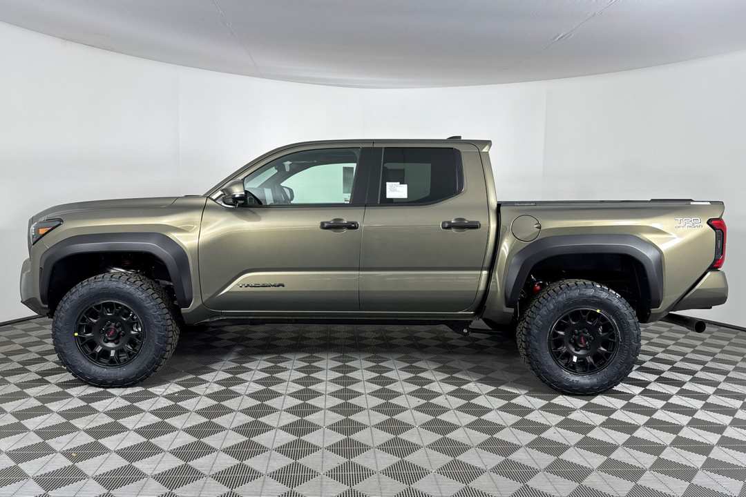 Toyota Tacoma - Image 6