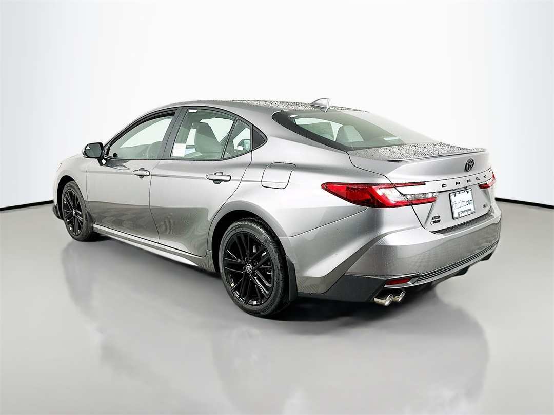 2026 Toyota Camry SE - Image 5