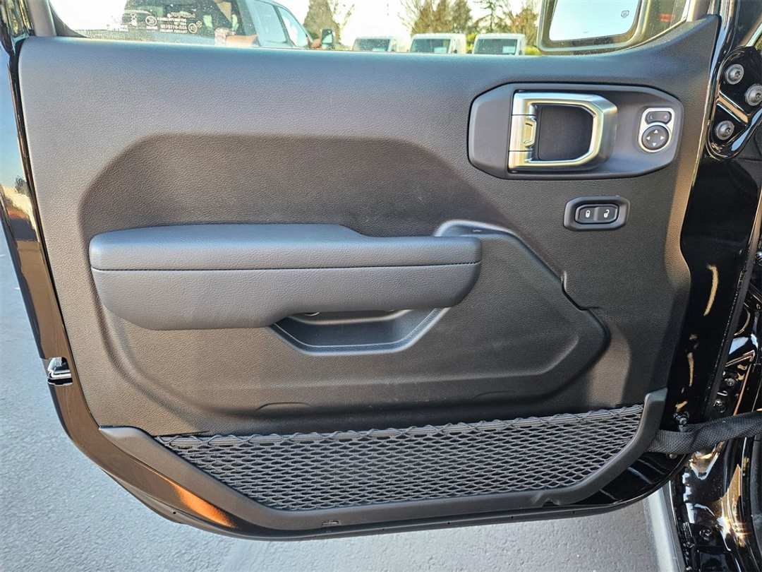 2026 Jeep Gladiator Rubicon - Image 10