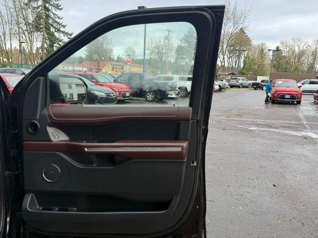 2023 Ford Expedition Limited - Image 17