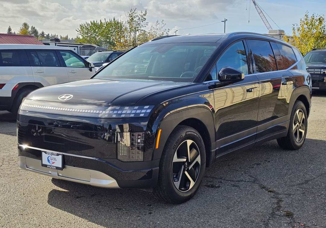 2026 Hyundai Ioniq 9 SE - Image 3