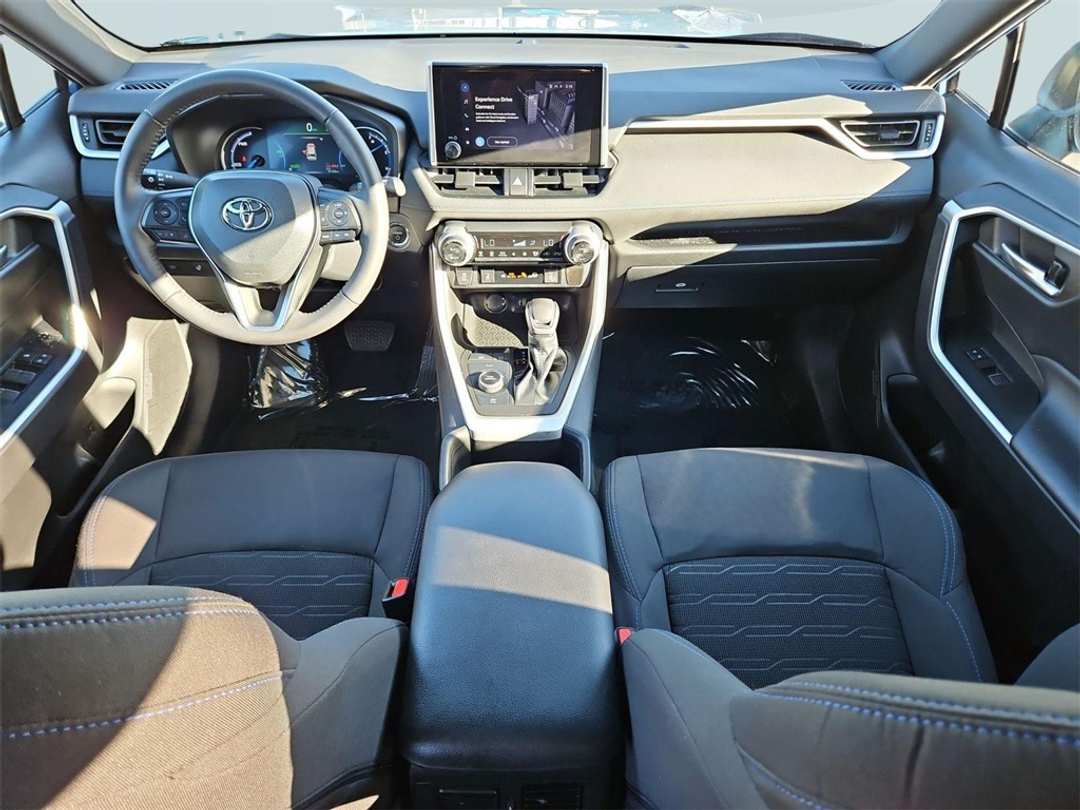 2023 Toyota Rav4 SE - Image 21