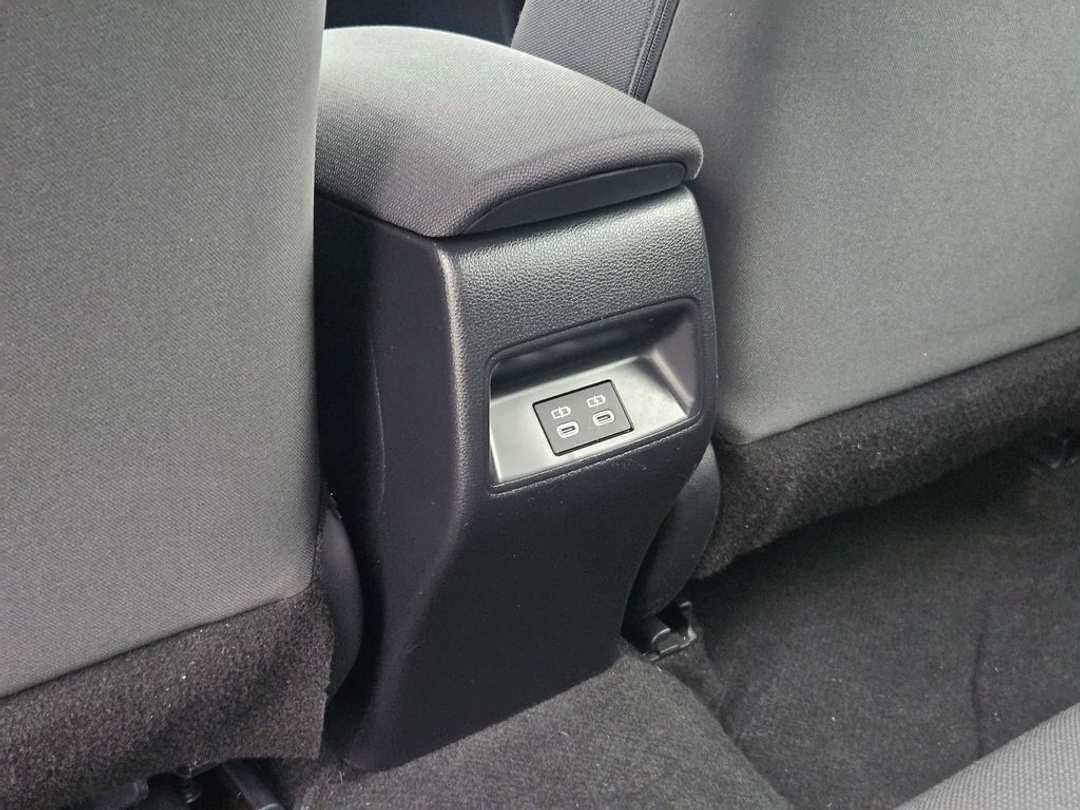 2025 Toyota Corolla LE - Image 26