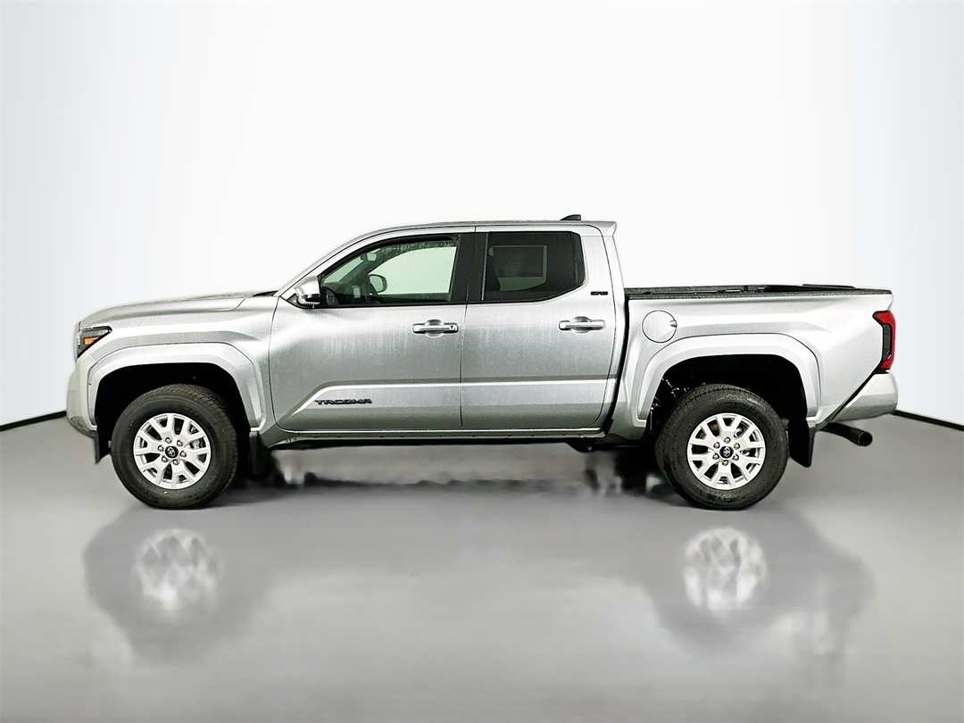 2025 Toyota Tacoma SR5 - Image 4