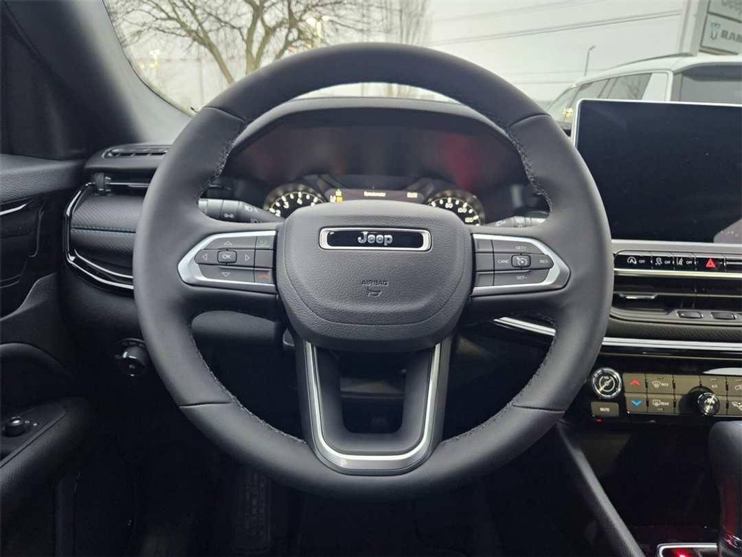 2026 Jeep Compass Latitude - Image 15