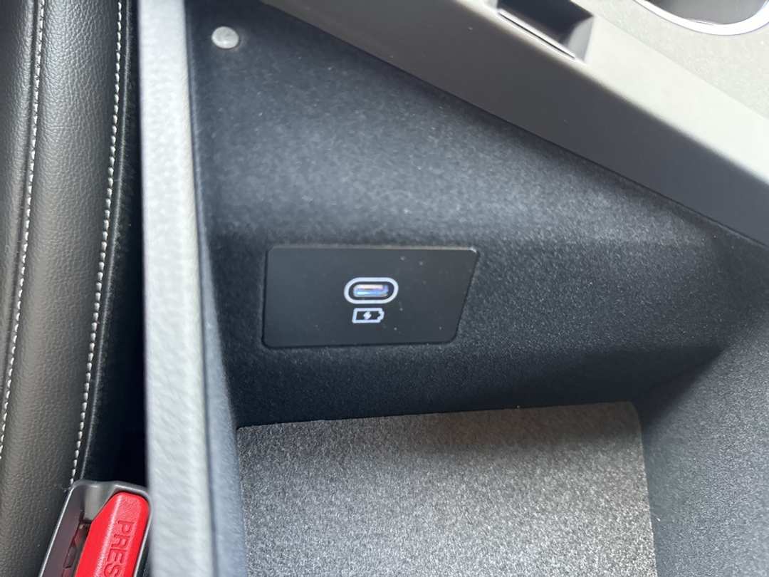 2026 Genesis G70 2.5T - Image 25