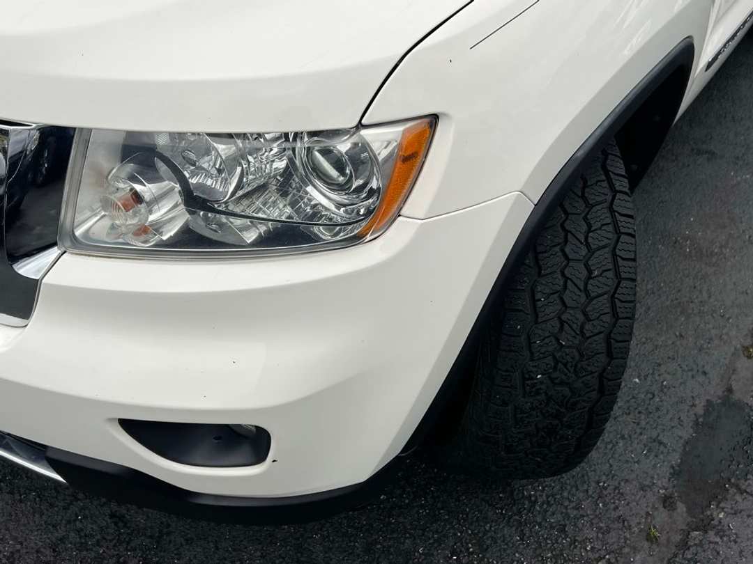 2011 Jeep Grand Cherokee Limited - Image 3